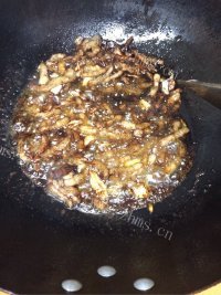 家常菜蘑菇炒肉做法图解4)
