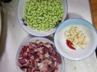 美味的鸡心烧毛豆做法图解1)