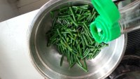 家常炝拌豇豆做法图解5)