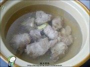 排骨海带豆腐汤做法图解3)