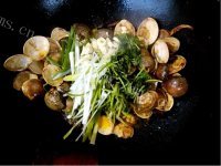 美味佳肴般的爆炒花蛤做法图解6)