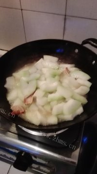 家常菜五花肉焖冬瓜做法图解4)