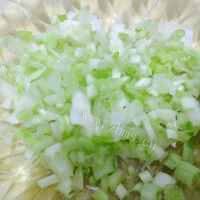 诱人的葱油饼做法图解2)