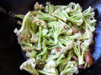 家常菜有机菜花炒肉做法图解4)