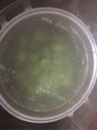 美味的翡翠蔬菜汤圆做法图解7)