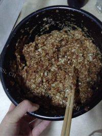 家常猪肉白菜水饺做法图解4)