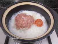 美味的肉饼咸蛋煲仔饭做法图解10)