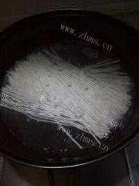 美味清汤挂面做法图解4)