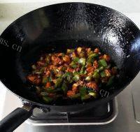 回味无穷的酱爆鸡丁