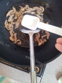 「美味可口」金针菇炒肉丝做法图解9)
