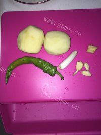 诱人的醋溜土豆丝做法图解1)