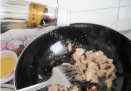 香菇炖肉做法图解4)