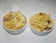 家庭版小米蒸排骨做法图解3)