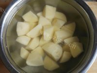自制韩式酱土豆做法图解2)