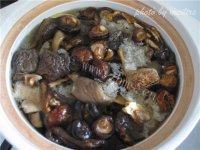 家常菜菌菇汤做法图解3)