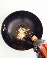 家常小鱼干烧茄子做法图解10)
