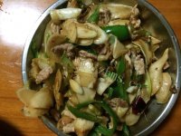 美味的茭白炒肉做法图解9)