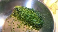 美味的韭菜鸡蛋饺子做法图解3)