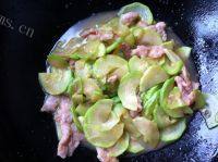 十分好吃之西葫芦炒肉