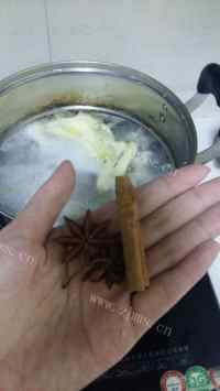 美味的孜然羊排做法图解3)