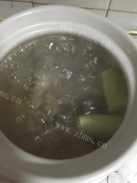 美味的黄豆猪蹄汤做法图解7)