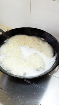 色味俱佳的拌面做法图解5)