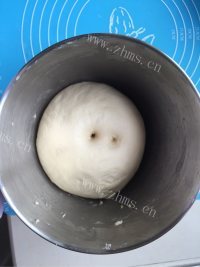 自制红豆沙面包做法图解3)