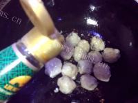 好吃的西兰花炒鱼丸做法图解5)