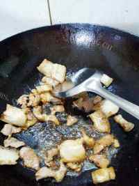 美味的四季豆炒肉做法图解5)