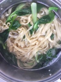 美味的榨菜肉丝面做法图解5)
