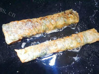 美味的腐皮叉烧韭菜卷做法图解5)