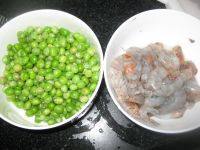 香喷喷的青豆炒虾仁做法图解1)