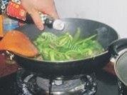 家常菜青椒炒腊味