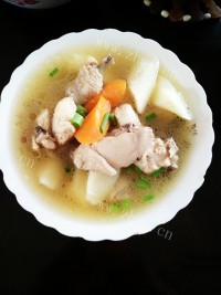 清淡的山药炖鸡汤做法图解11)