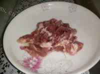 家常菜小白菜炒肉做法图解2)