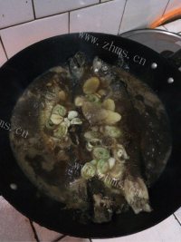 香喷喷的红烧鱼做法图解6)