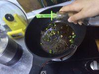 美味的酸汤水饺做法图解8)
