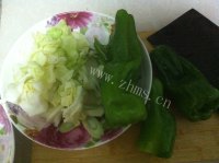 美味的辣椒炒肉丝做法图解2)