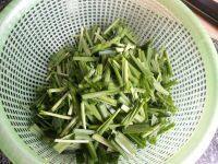 家常菜韭菜炒香干做法图解2)