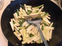 西葫芦番茄炖豆角做法图解8)