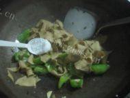 自己做的尖椒干豆腐做法图解9)
