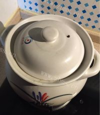 家常菜排骨莲藕汤做法图解8)