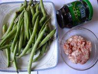 色味俱佳的榄菜肉末四季豆做法图解1)