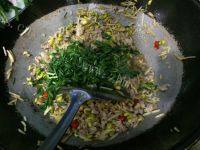 美味剁肉炒大豆芽做法图解8)