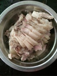 色香味浓的回锅肉做法图解2)