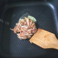 营养鸡丝炒三椒做法图解5)