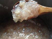 简单易做的银耳莲子汤做法图解8)