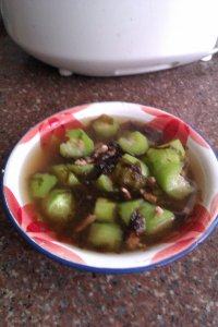 易做的紫菜丝瓜瘦肉汤