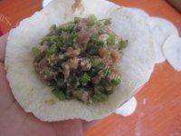 诱人的芹菜肉包子做法图解13)