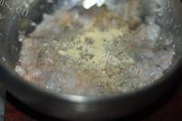 在家做水晶虾饺做法图解4)